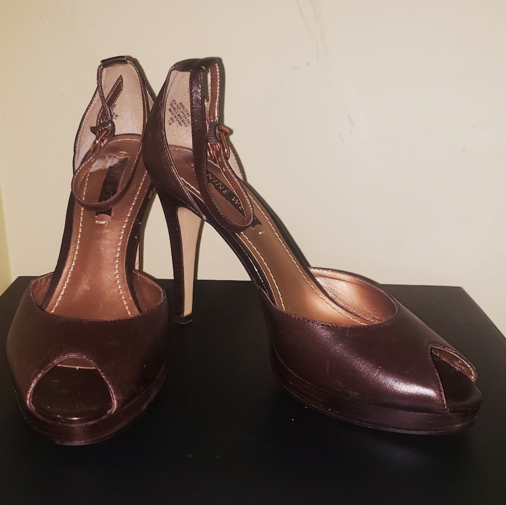 𝐍𝐈𝐍𝐄 𝐖𝐄𝐒𝐓 Leather Mary Jane Peep Toe Heels! Sz 7 Wmns. Stunning! - Picture 5 of 12